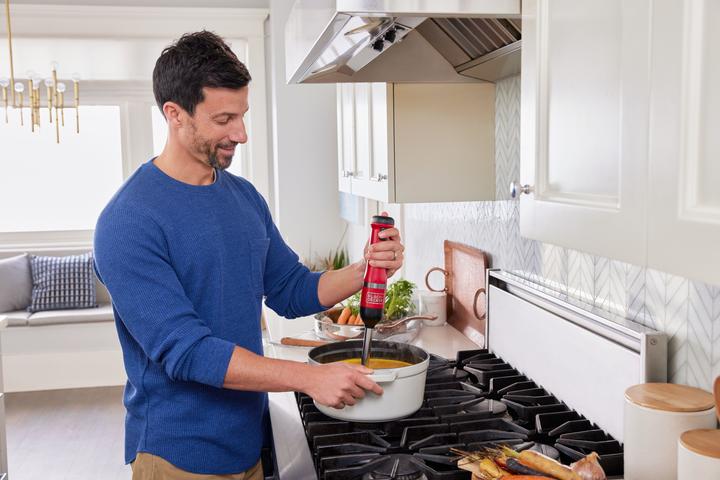 Actual product image Black & Decker Hand Blender Kitchen Wand Red, 2-piece