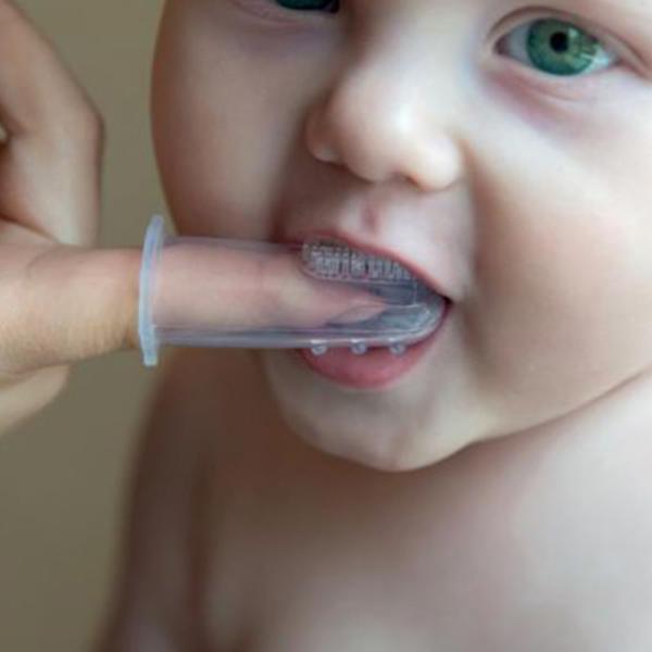 Actual product image Tom & Zoé baby toothbrush (Extra soft)