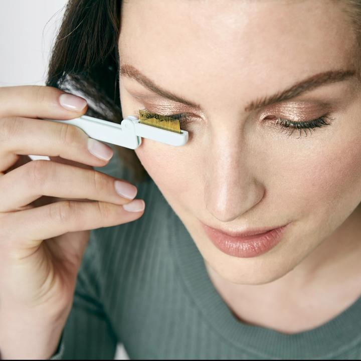 Actual product image Zwilling Eyelash comb