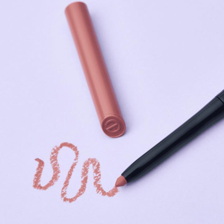 Actual product image essence 8h Mat Comfort (04 Rosy Nude)