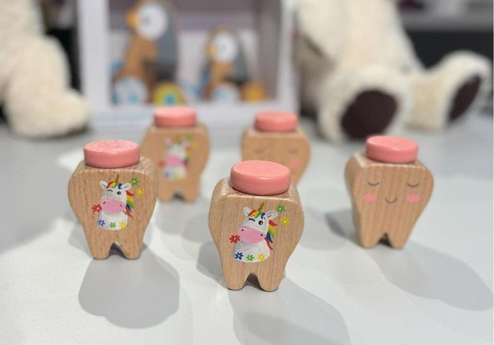 Image du produit Spielba Boîte à dents de lait Licorne Peinte à la main en Suisse