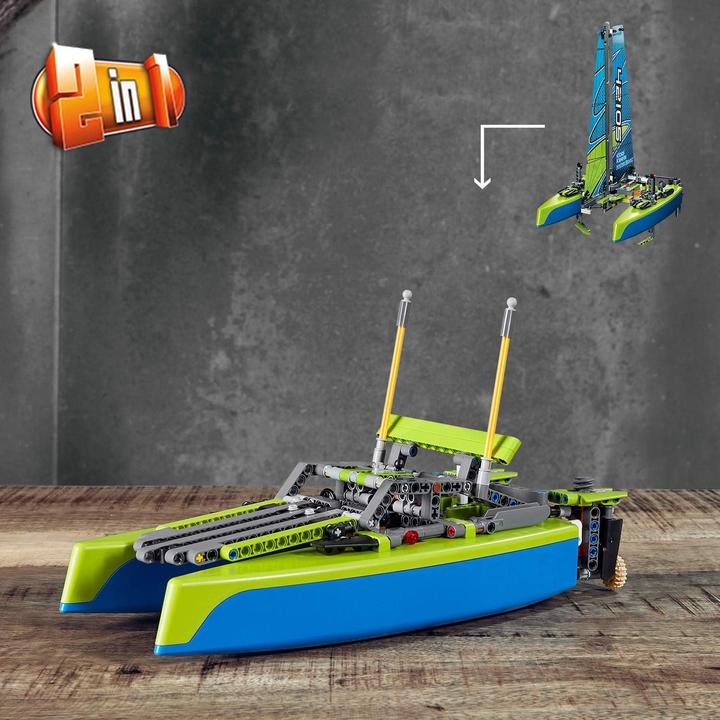 Actual product image LEGO Catamaran (42105, LEGO Technic)