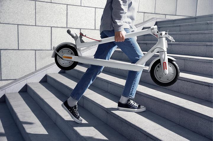 Actual product image Xiaomi Mi 3 Lite (20 km/h, 20 km, 300 W)