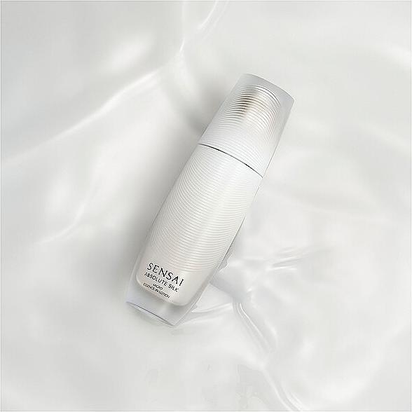 Actual product image Sensai Kanebo Silk Absolue Silk Micro Ess in Lotion (125 ml)