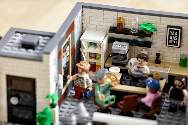 Image du produit LEGO Queer Eye – Le loft des Fab 5 (10291, LEGO Creator Expert, LEGO difficiles à trouver)