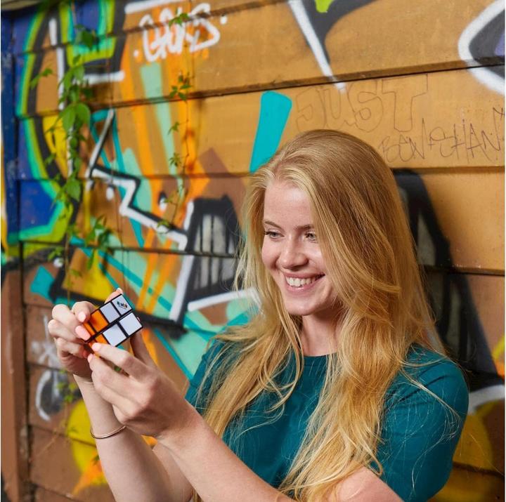 Actual product image Spin Master Cube (2 x 2)