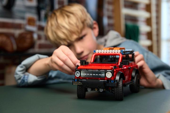 Produktbild LEGO Ford Bronco Offroader (42213, LEGO Technic)