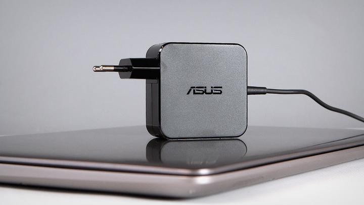 Actual product image ASUS 0a001-00235000 (45 W)