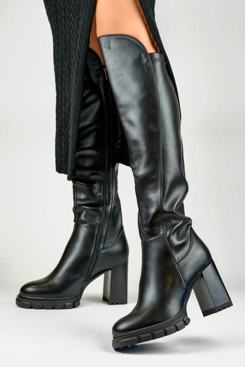 Actual product image Primo Boots with heels model (37)