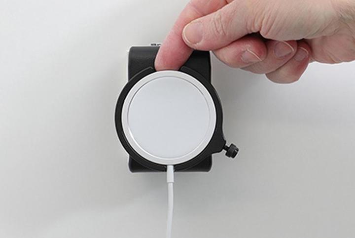 Actual product image Brodit MagSafe Halter ohne Kugelgelenk mit KFZ-Ladeadapter