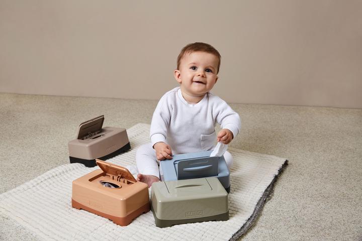 Actual product image Luma Wet wipe box