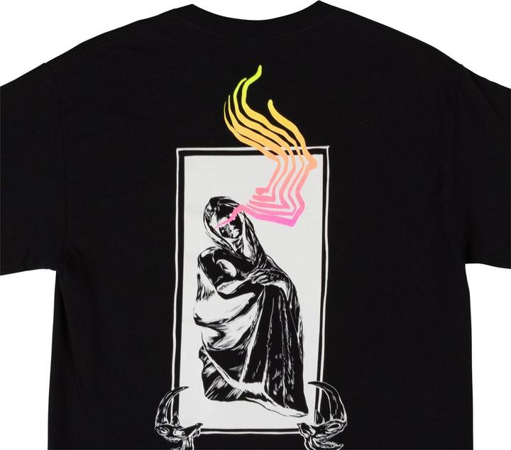 Actual product image Welcome Statue T-Shirt (M)