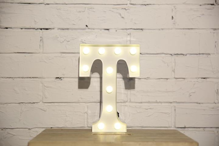 Produktbild Vegas Lights Buchstabe T