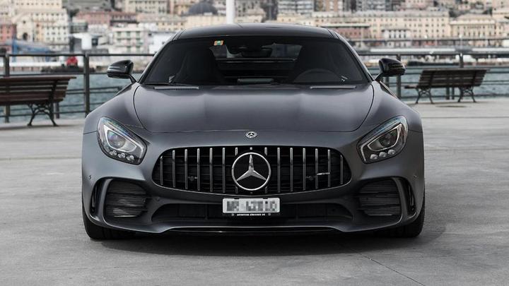 6h Mercedes AMG GT R Noleggio