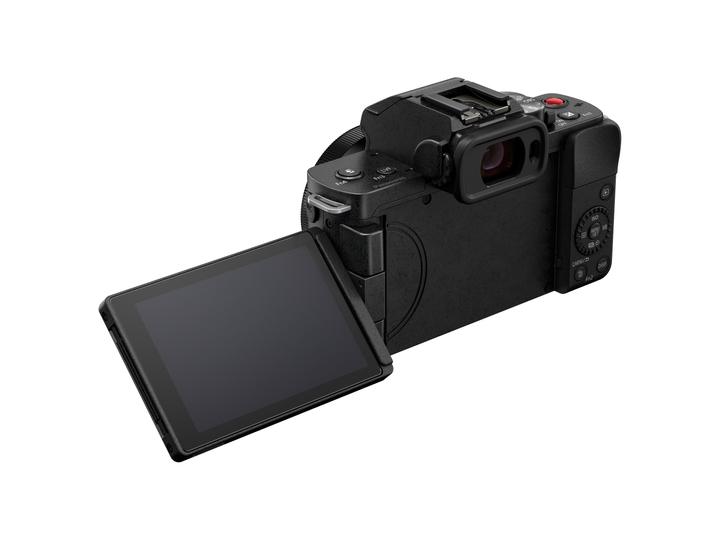 Actual product image Panasonic Lumix G100D + 12-32mm F3.5-5.6 (12 - 32 mm, 20.30 Mpx, 4/3)