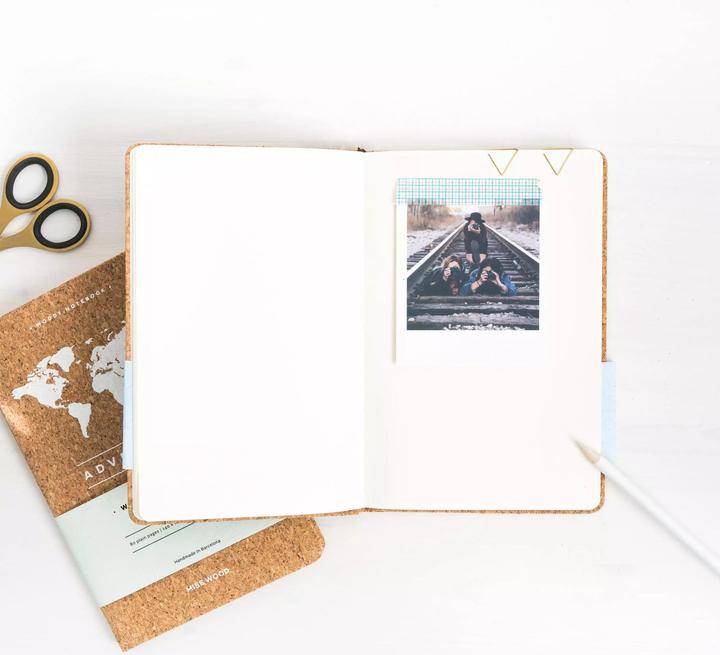 Produktbild Miss wood Woody Notebook Cork - A5 - Travel is my Therapy (A5, Blanko, Harter Einband)
