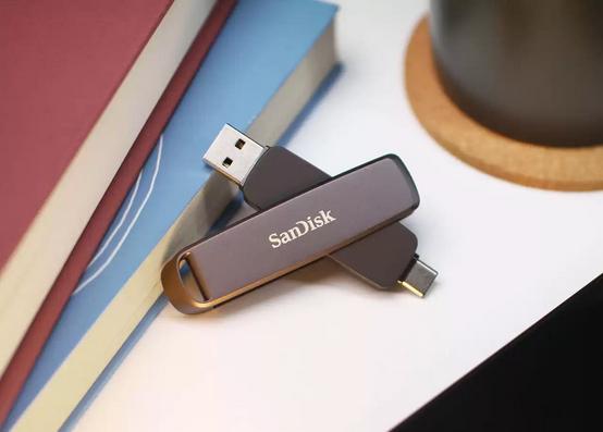 Actual product image SanDisk Extreme PRO Dual Drive (1000 GB, USB-C, USB-A)