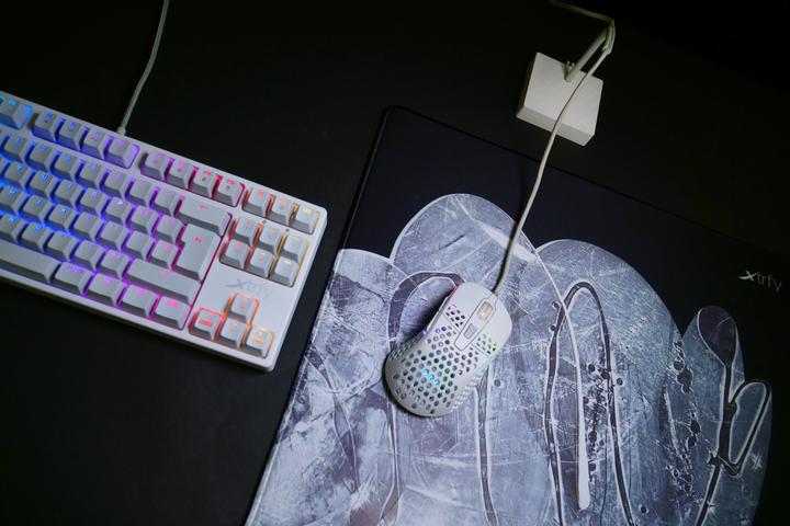 Actual product image CHERRY xtrfy GP4 (L)