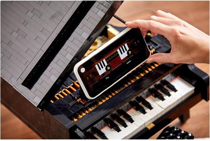 Actual product image LEGO Concert grand piano (21323, LEGO Ideas, LEGO Rare Sets)