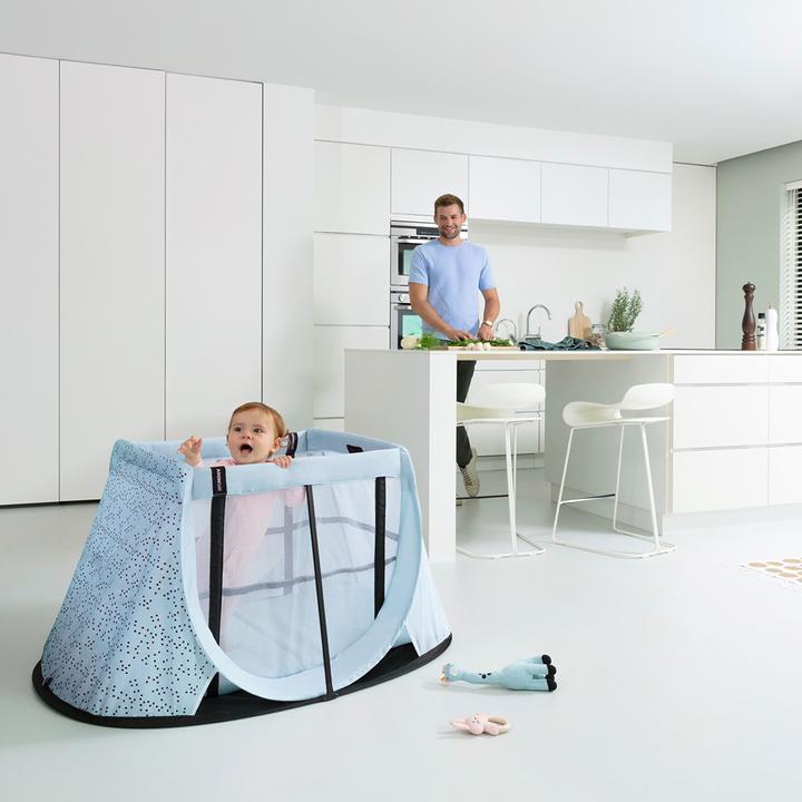 Actual product image AeroMoov Instant travel bed