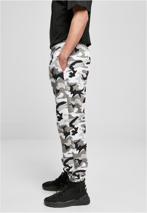 Actual product image Urban Classics Basic Camo Sweatpants 2.0 - 15327 (S)