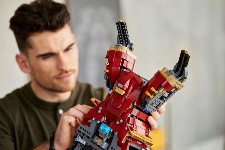 Actual product image LEGO Hulkbuster (76210, LEGO Marvel, LEGO Rare Sets)