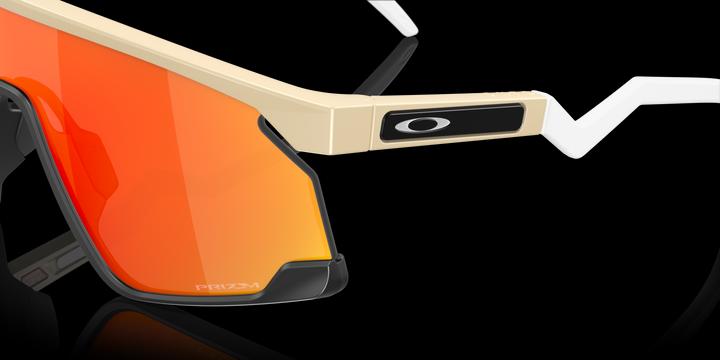 Actual product image Oakley Bxtr (Matte Desert Tan, prizm ruby)