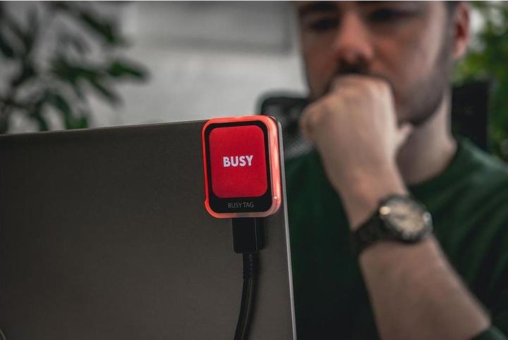 Actual product image Luxafor Busy Tag