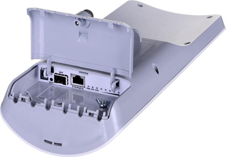 Actual product image MikroTik mANTBox 15s (5GHz 120 degree (1000 Mbit/s)