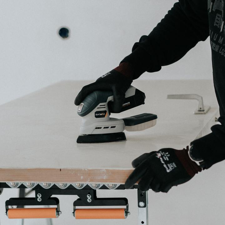 Actual product image Batavia 18V Battery Delta Sander (Delta sanders)