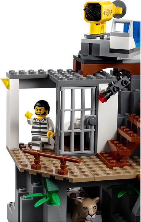 Actual product image LEGO Mountain Police Headquarters (60174, LEGO City)