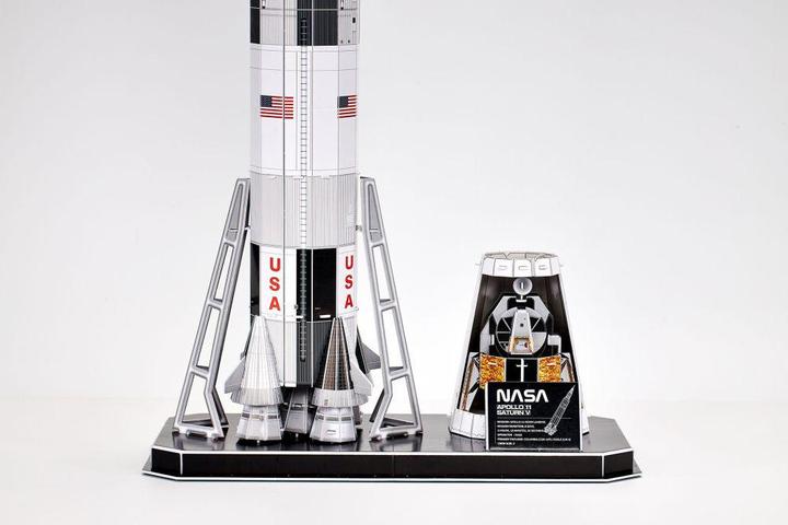 Actual product image Revell Apollo 11 Saturn V (136 pieces)