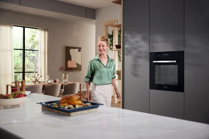 Actual product image Miele H 2766 B