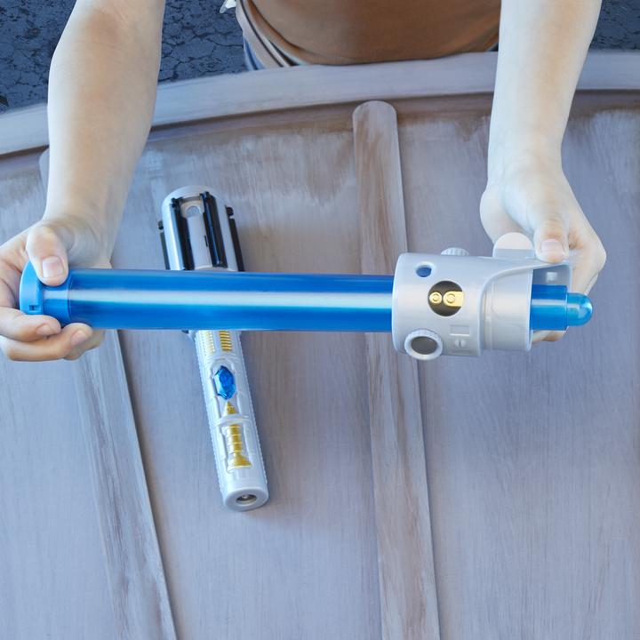 Produktbild Hasbro Lightsaber Forge Luke Skywalker