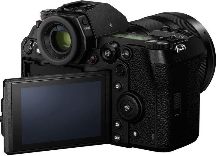 Actual product image Panasonic Lumix S1 (24 - 105 mm, 24.20 Mpx, Full frame)