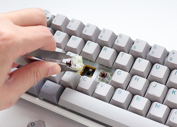 Actual product image Ducky One 3 Mist Grey SF Gaming Keyboard, RGB LED - MX-Blue (US) (US, Cable)