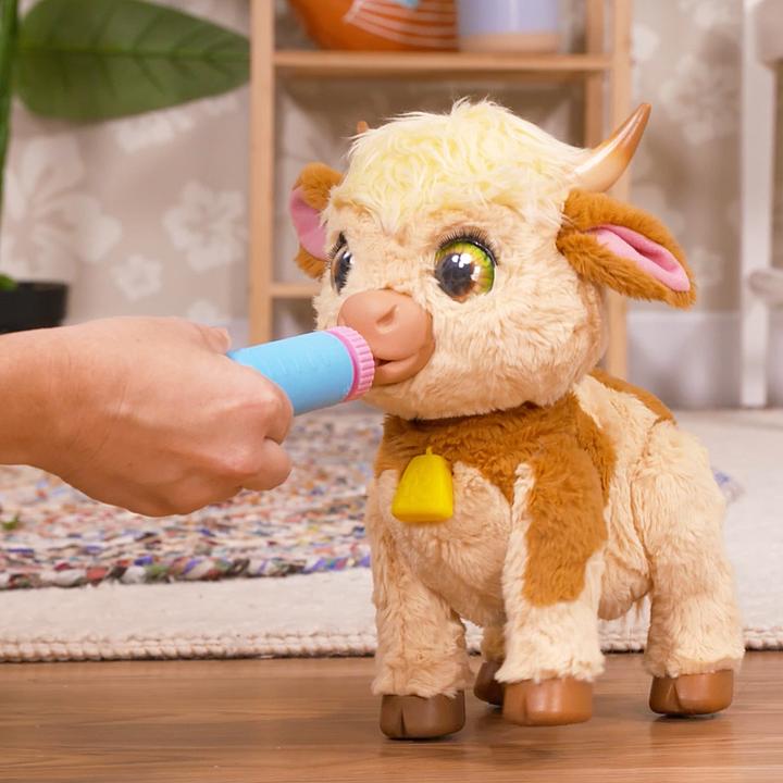 Produktbild Just Play FurReal Maggie the Feed & Follow Cow (33.02 cm)