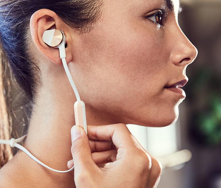 Image du produit Fitbit Dépliant (6 h, Filaire, Sans fil)
