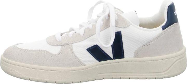 Actual product image Veja V-10 (42)
