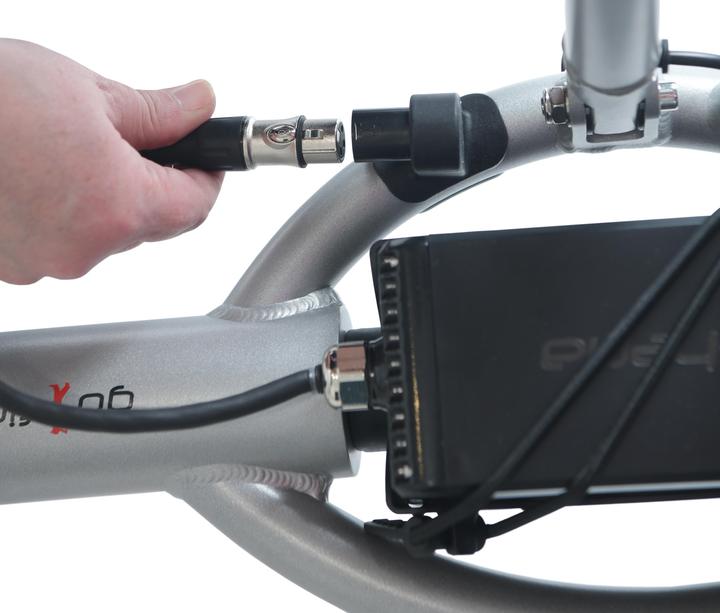 Actual product image at-hena go-genesis mit Zubehör Carbon u. FB-Set Rahmenfarbe
