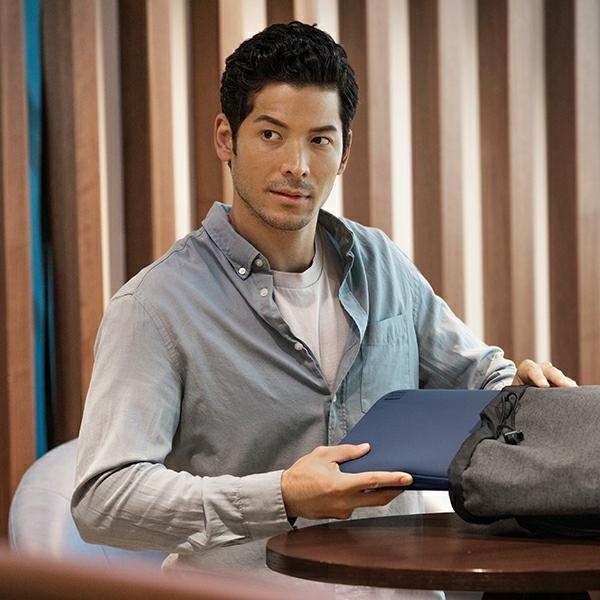 Produktbild Uniq torba Cyprus laptop Sleeve 14 zielonypewter green Water-resistant Neoprene (14")