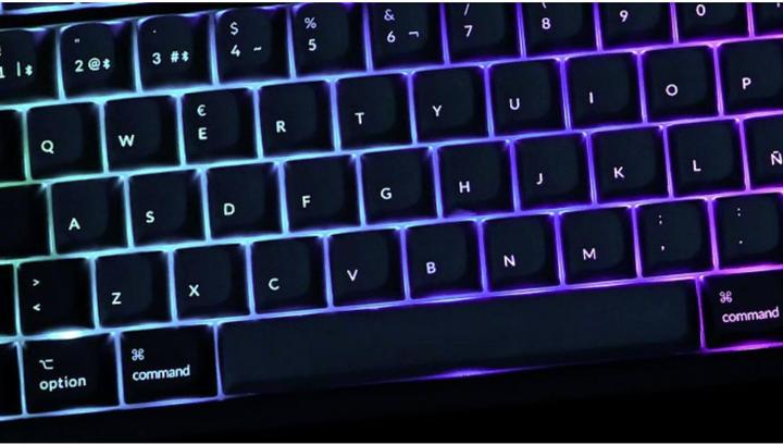 Produktbild Keychron K8 Pro (CH, Kabelgebunden, Kabellos)