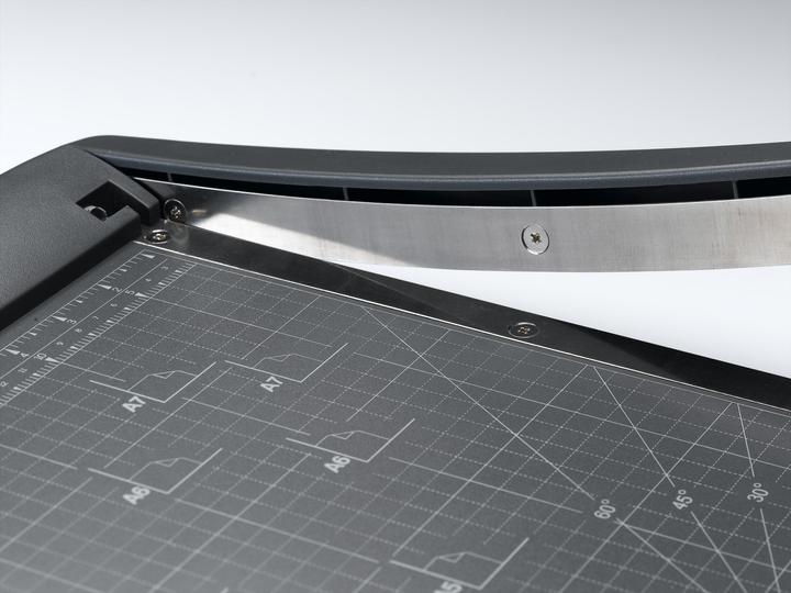 Actual product image Rexel ClassicCut CL410 (25 Sheets, A4)