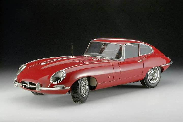Actual product image Revell Jaguar E-Type