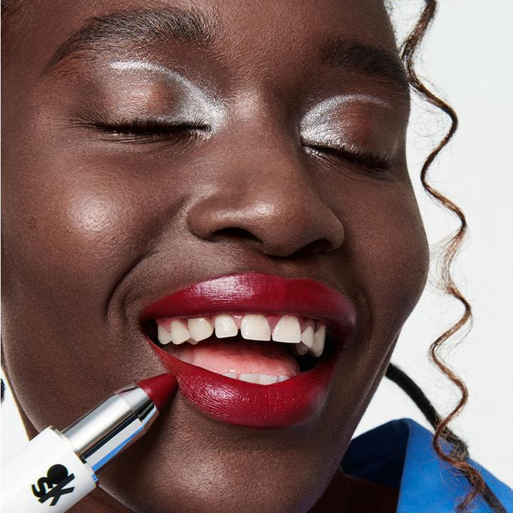Image du produit Veralab Over Skin Click'n Kiss Velvet Lipstick Full And Vibrant Color - 04 (04)
