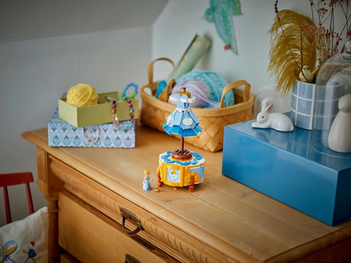 Actual product image LEGO Cinderella's dress (43266, LEGO Disney)