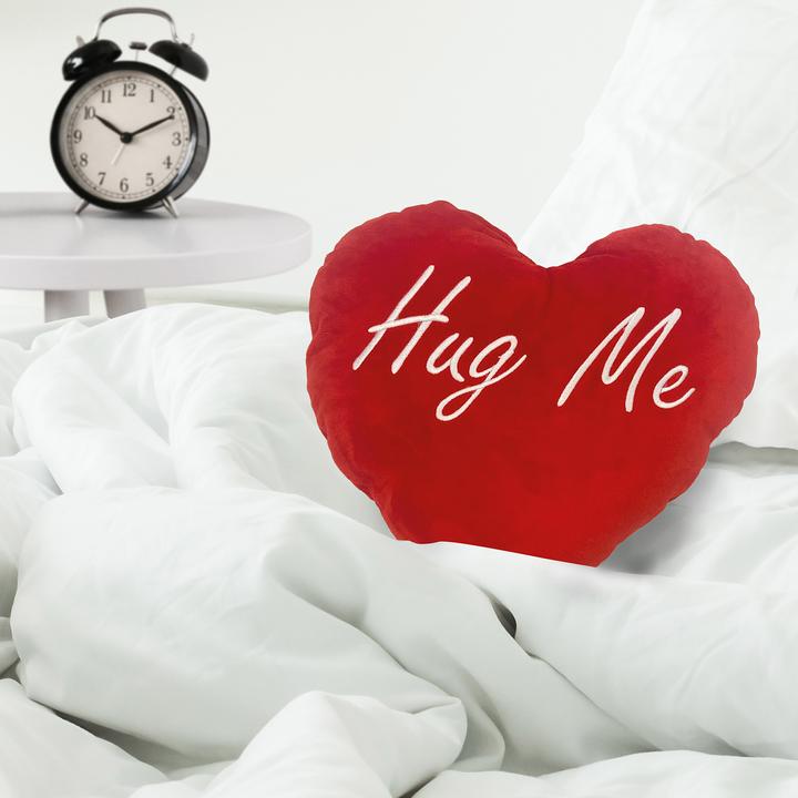 Actual product image Mad Monkey Hug Me heated cushion (30 x 30 cm)