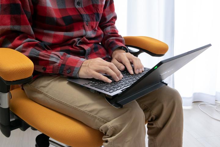 Immagine prodotto Vaio A12 (12.50", Intel Core i7-8500Y, 16 GB, 512 GB, DE)