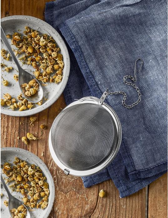 Productafbeelding WMF Theezeefje Theebol met Ketting Thee Ei Kruidenzeefje Kruiden Ei 5cm Gourmet Roestvrij Staal