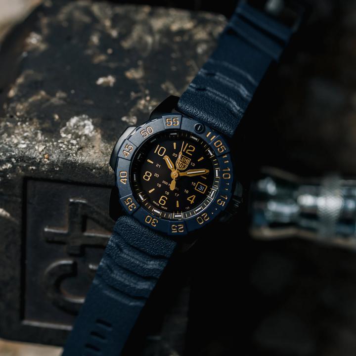 Actual product image Luminox NAVY SEAL STEEL 3250 SERIES (Diving watch, 45 mm)